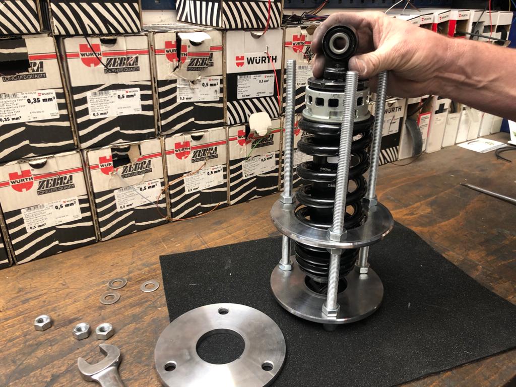 Kodlin Shock / Spring Compression Tool for Harley-Davidson M-8 Softail models