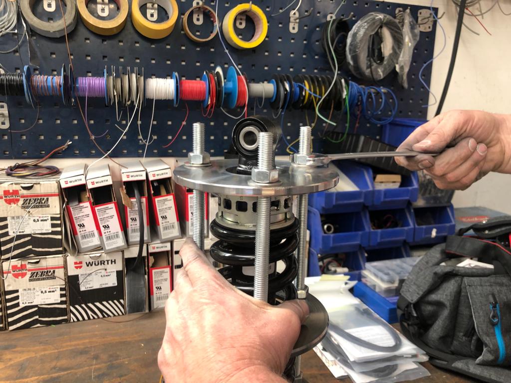 Kodlin Shock / Spring Compression Tool for Harley-Davidson M-8 Softail models