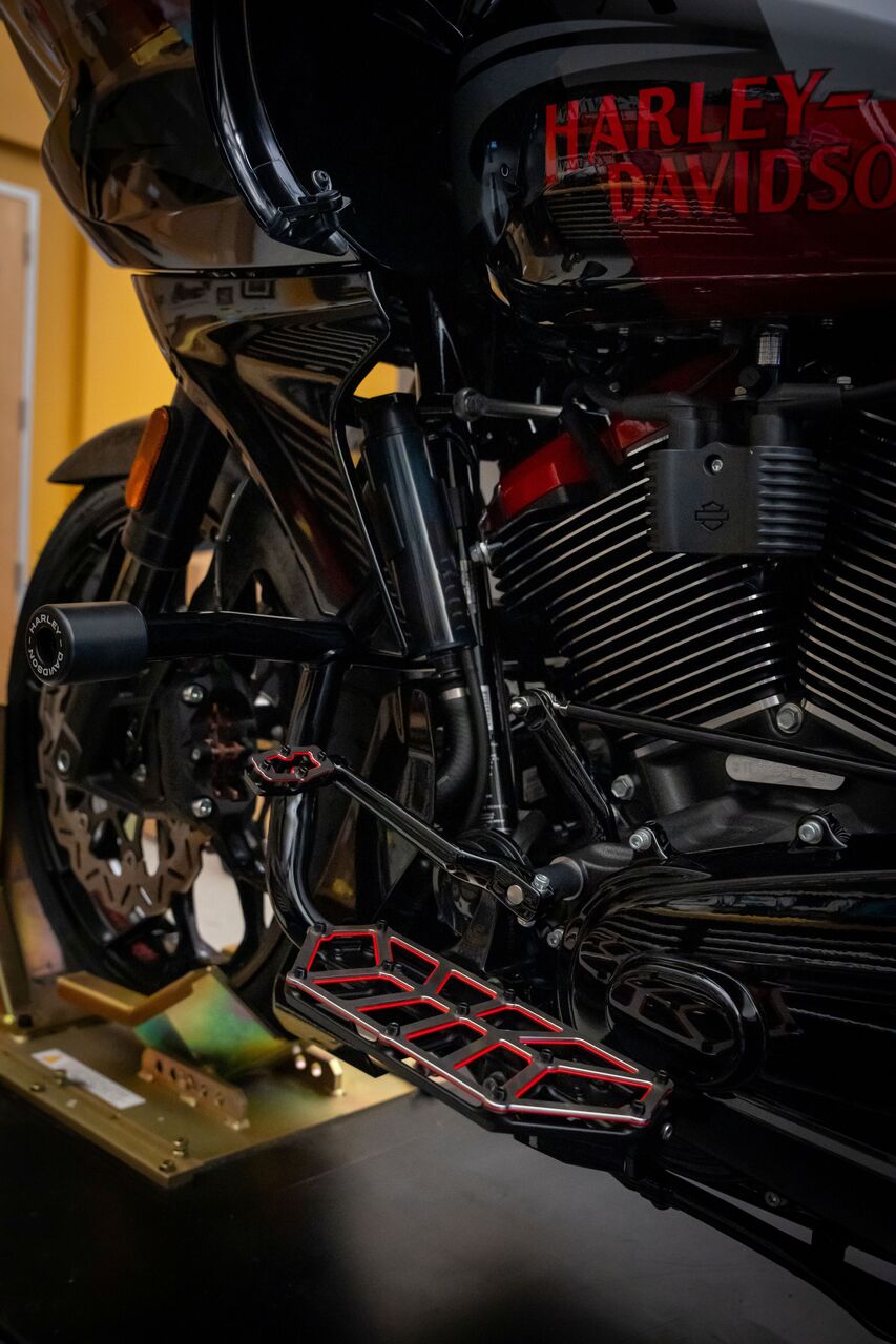 FLTRX Road Glide, FLTRXSE Road Glide CVO, FLTRXSTSE Road Glide ST CVO, FLHXSE Street Glide CVO